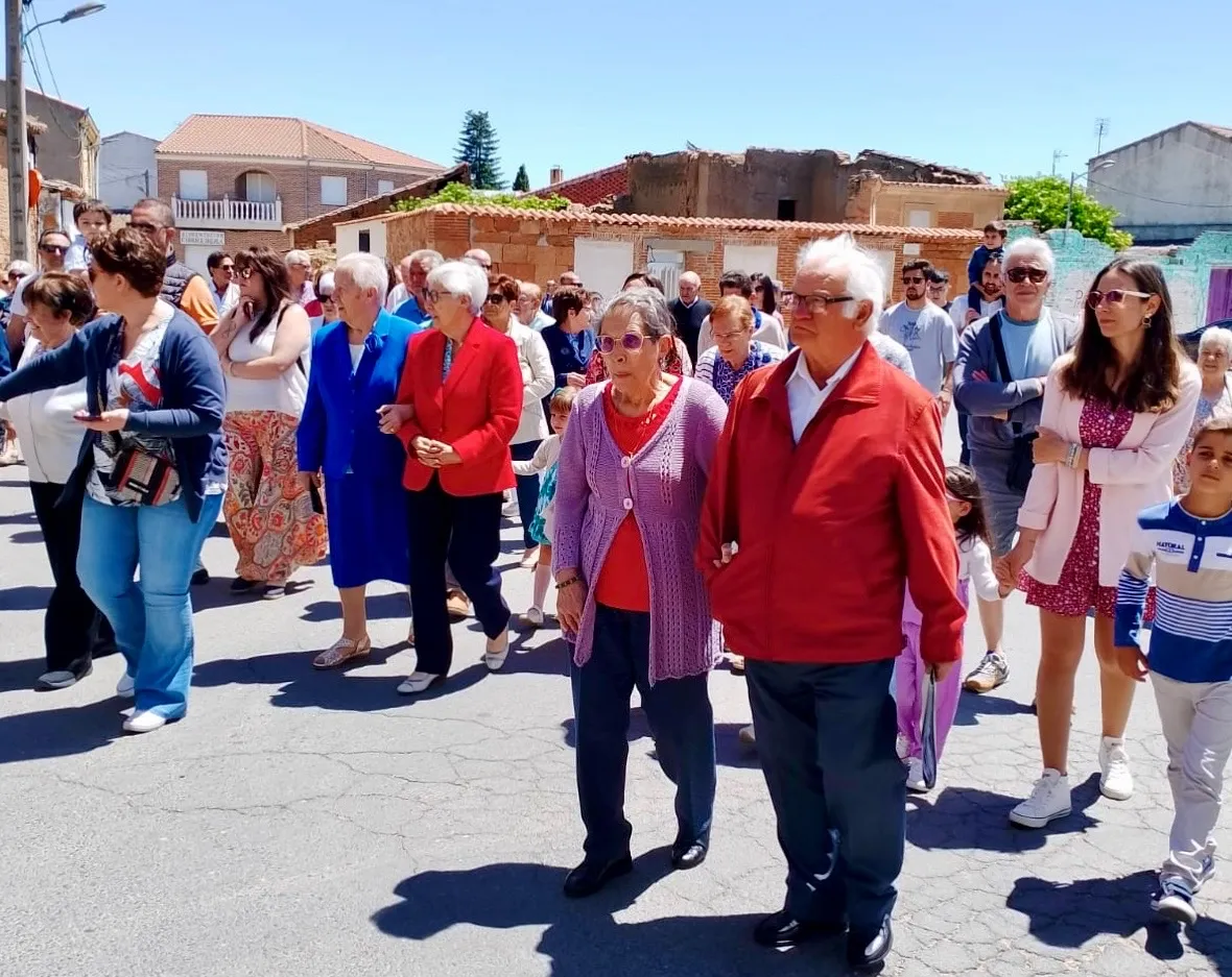 Foto 2 - El segundo remate de banzos del Santo Cristo de la Esperanza logra un nuevo &eacute;xito y recauda 312 euros