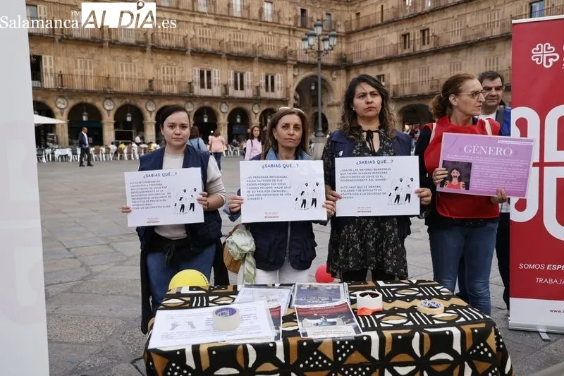 Actividades en la Plaza Mayor de Salamanca por el Día Internacional de las Personas Refugiadas. Fotos: David Sañudo