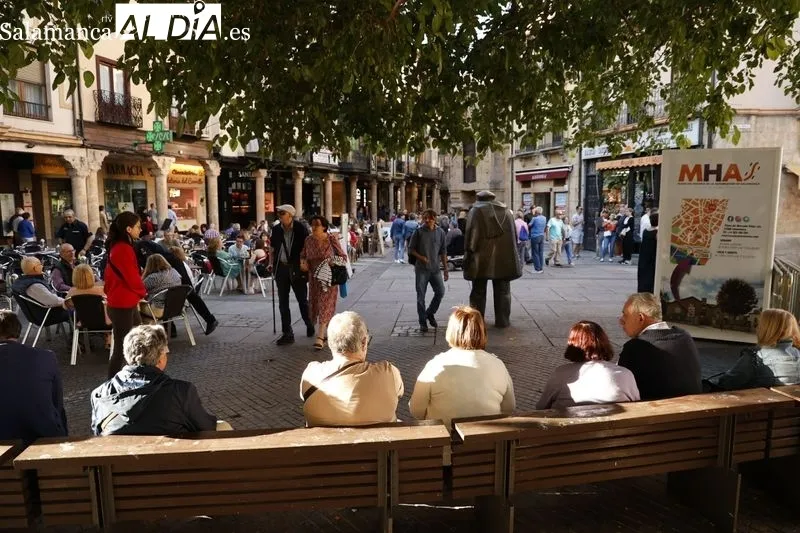 Ambiente en el centro de Salamanca en la tarde de la festividad de San Juan de Sahagún. Fotos: David Sañudo