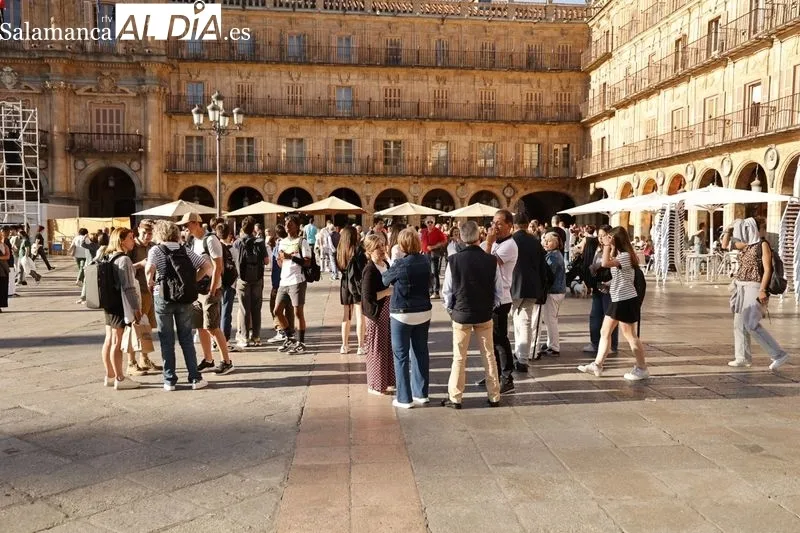 Ambiente en el centro de Salamanca en la tarde de la festividad de San Juan de Sahagún. Fotos: David Sañudo