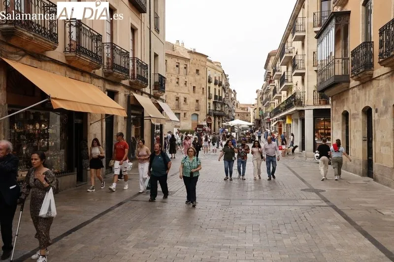 Ambiente en el centro de Salamanca durante la tarde de este sábado. Fotos: David Sañudo