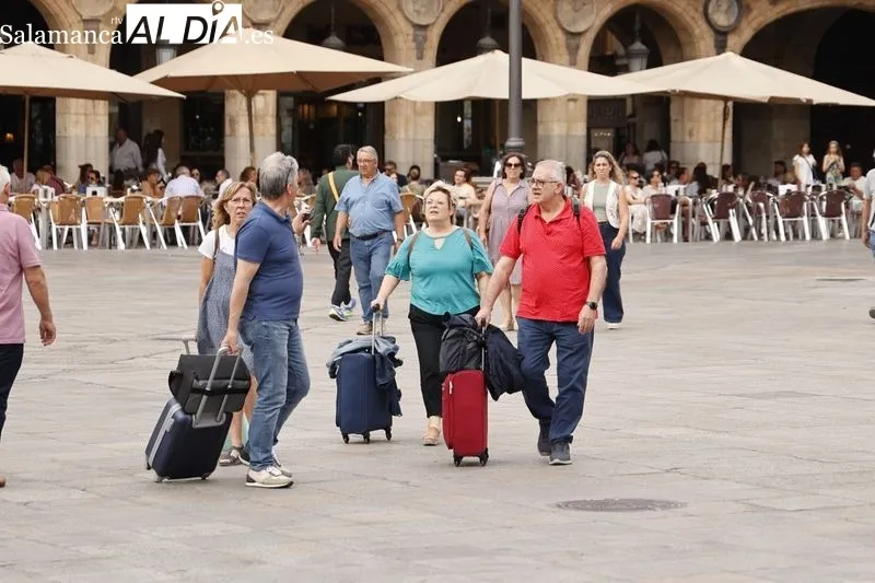 Ambiente en el centro de Salamanca durante la tarde de este sábado. Fotos: David Sañudo