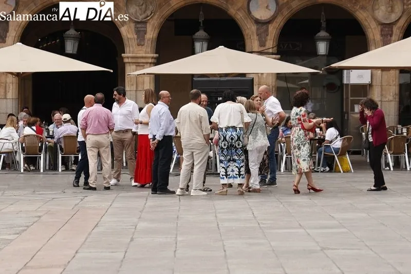 Ambiente en el centro de Salamanca durante la tarde de este sábado. Fotos: David Sañudo