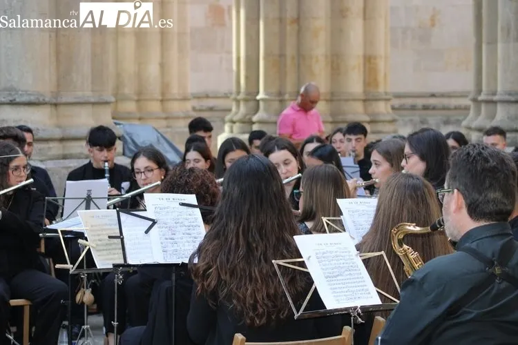 Foto 7 - Concierto solidario de la Banda de M&uacute;sica a beneficio de Manos Unidas