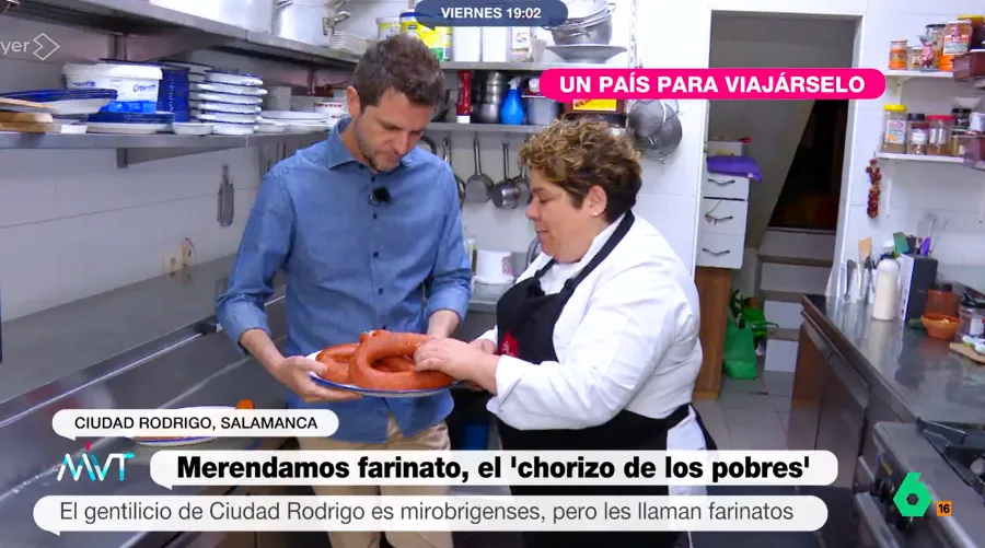 Foto 7 - Los presentadores de &lsquo;M&aacute;s Vale Tarde&rsquo; prueban en directo los huevos fritos con farinato