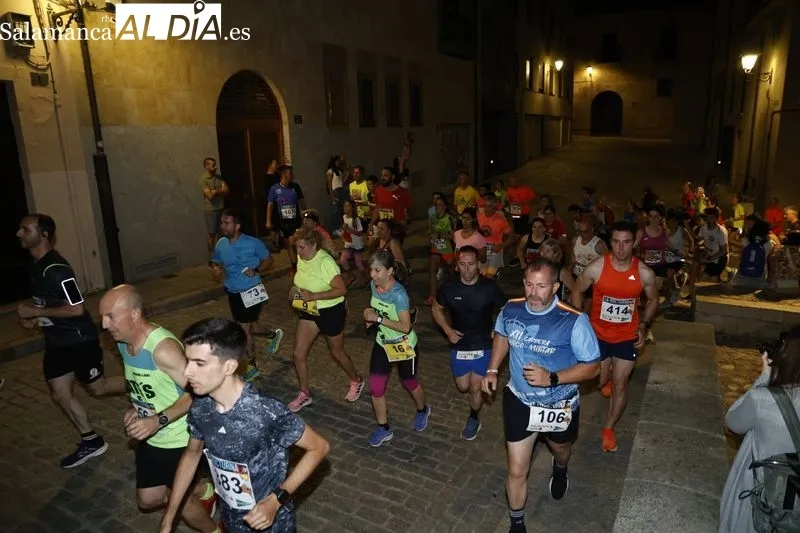 Carrera nocturna del programa municipal ‘Salamanca a Tope’. Fotos: David Sañudo