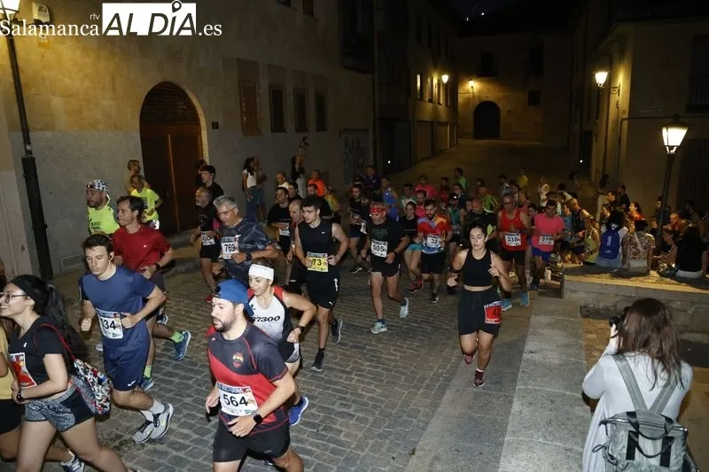 Carrera nocturna del programa municipal ‘Salamanca a Tope’. Fotos: David Sañudo