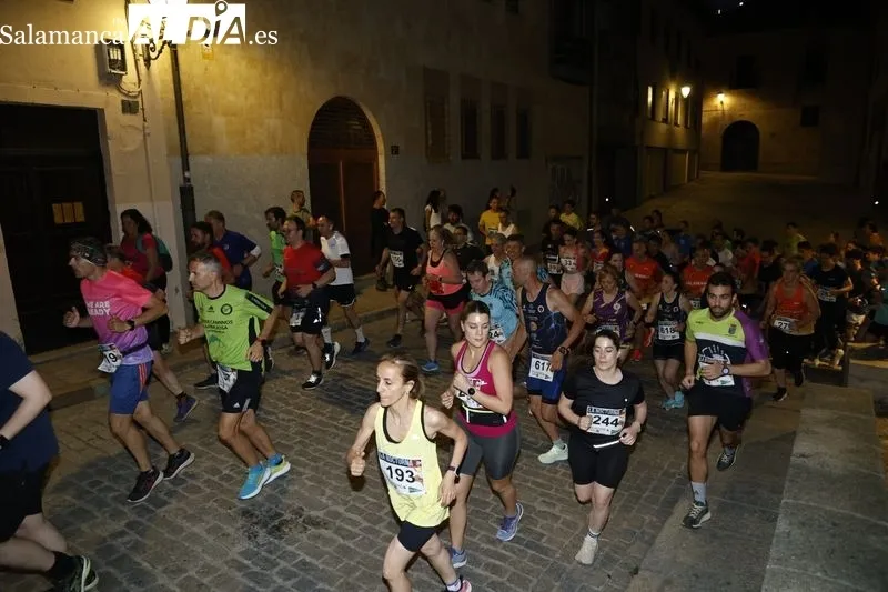 Carrera nocturna del programa municipal ‘Salamanca a Tope’. Fotos: David Sañudo