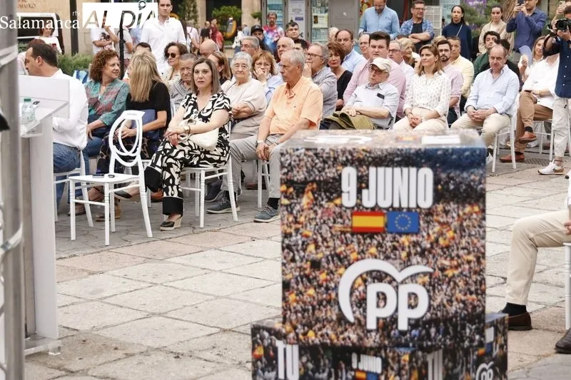 Cierre de campaña del PP en la plaza de Los Bandos. Fotos; David Sañudo