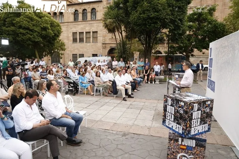 Cierre de campaña del PP en la plaza de Los Bandos. Fotos; David Sañudo