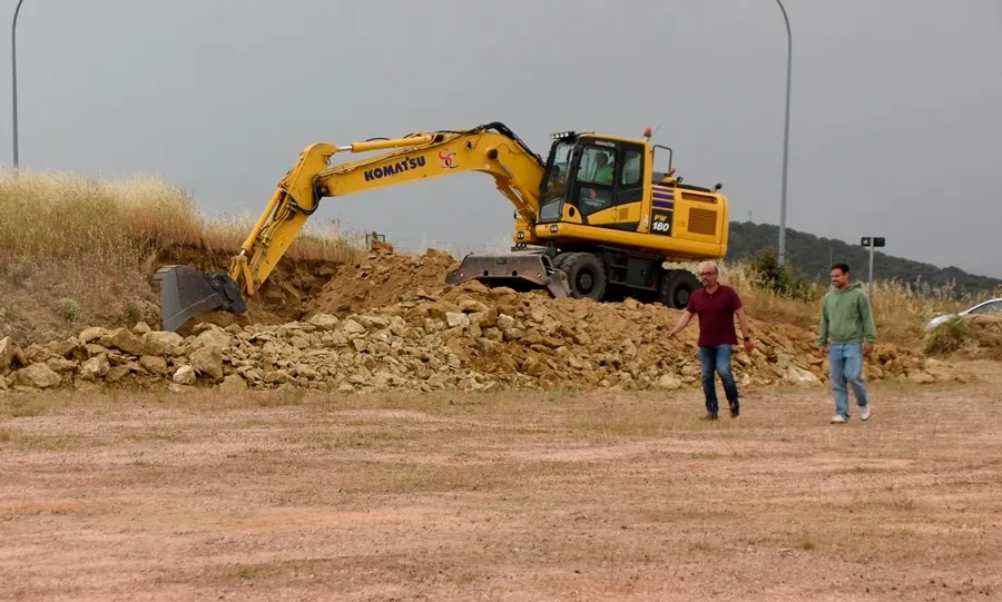 Foto 5 - En marcha las obras de construcci&oacute;n de la pista de minimotos del Pol&iacute;gono Las Vi&ntilde;as