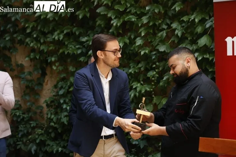 Entrega de premios del Concurso de Pinchos de la Asociación de Empresarios de Hostelería de Salamanca. Foto de David Sañudo