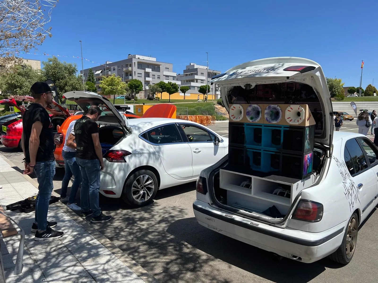 Carbajosa celebra la procesión del Corpus y la I Fiesta del Motor. 