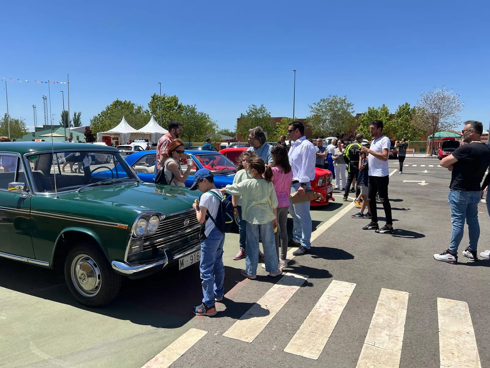 Carbajosa celebra la procesión del Corpus y la I Fiesta del Motor. 