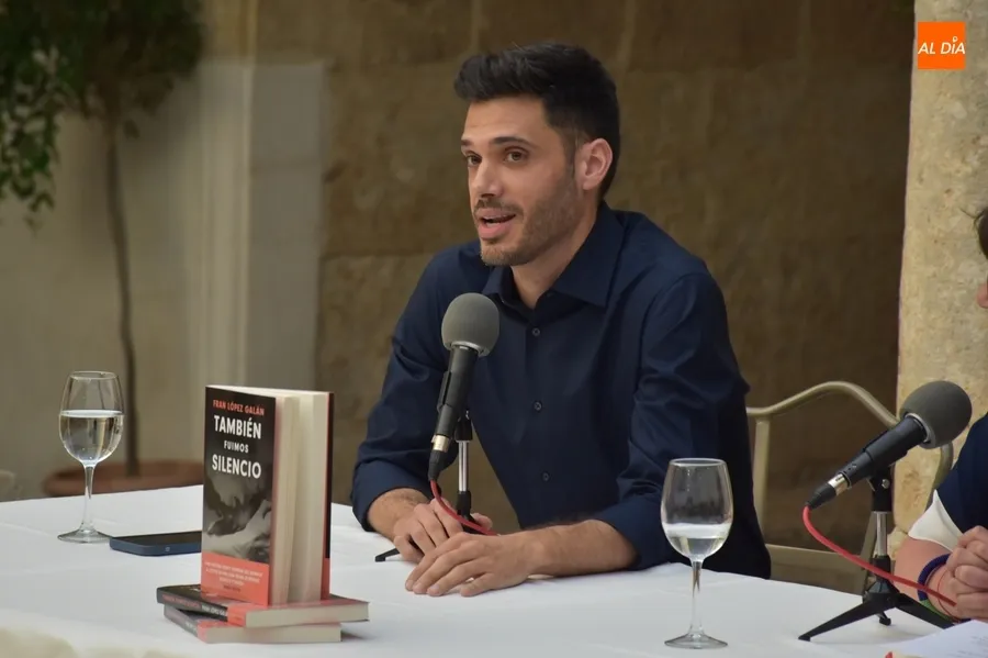 Foto 11 - Ciudad Rodrigo arropa a Fran L&oacute;pez Gal&aacute;n en la presentaci&oacute;n en su tierra de su 1&ordf; novela