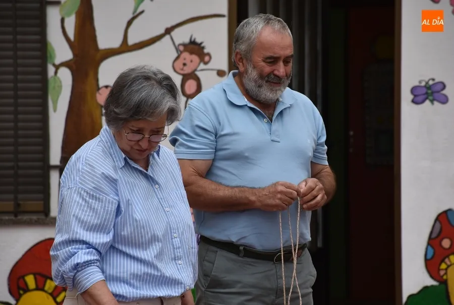 Foto 2 - Los m&aacute;s peques de Misioneras-Santa Teresa descubren c&oacute;mo se jugaba d&eacute;cadas atr&aacute;s