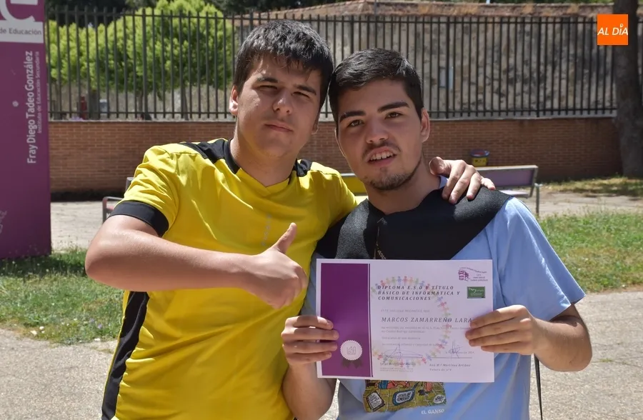 Foto 2 - El IES Fray Diego consolida la graduaci&oacute;n de los alumnos de 4&ordm; de la ESO y FP B&aacute;sica