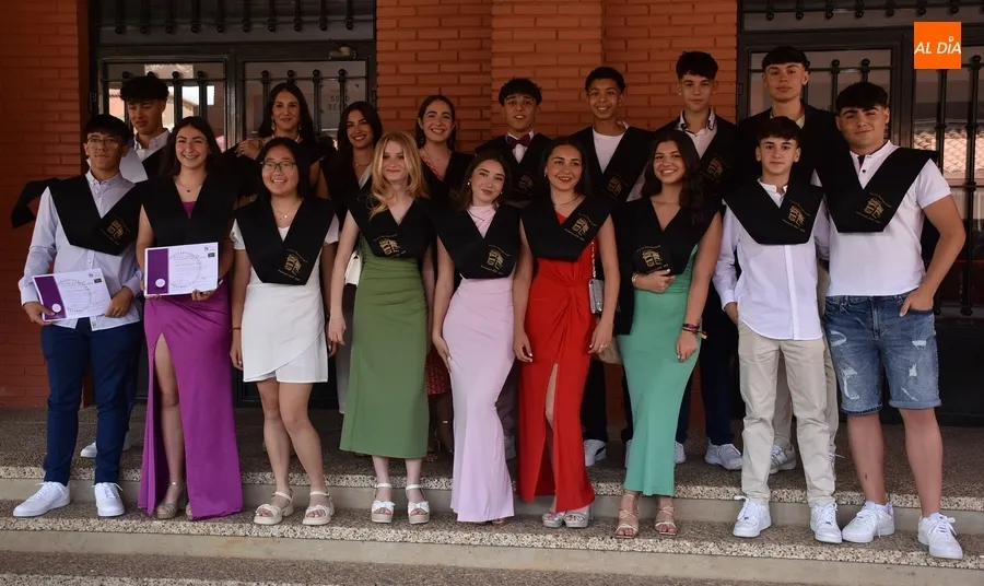 Foto 6 - El IES Fray Diego consolida la graduaci&oacute;n de los alumnos de 4&ordm; de la ESO y FP B&aacute;sica