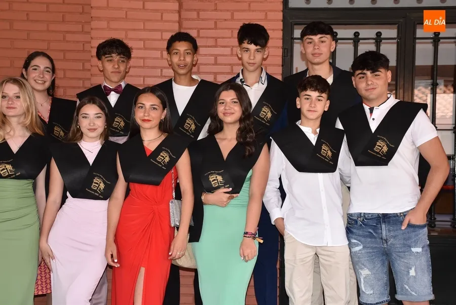 Foto 8 - El IES Fray Diego consolida la graduaci&oacute;n de los alumnos de 4&ordm; de la ESO y FP B&aacute;sica