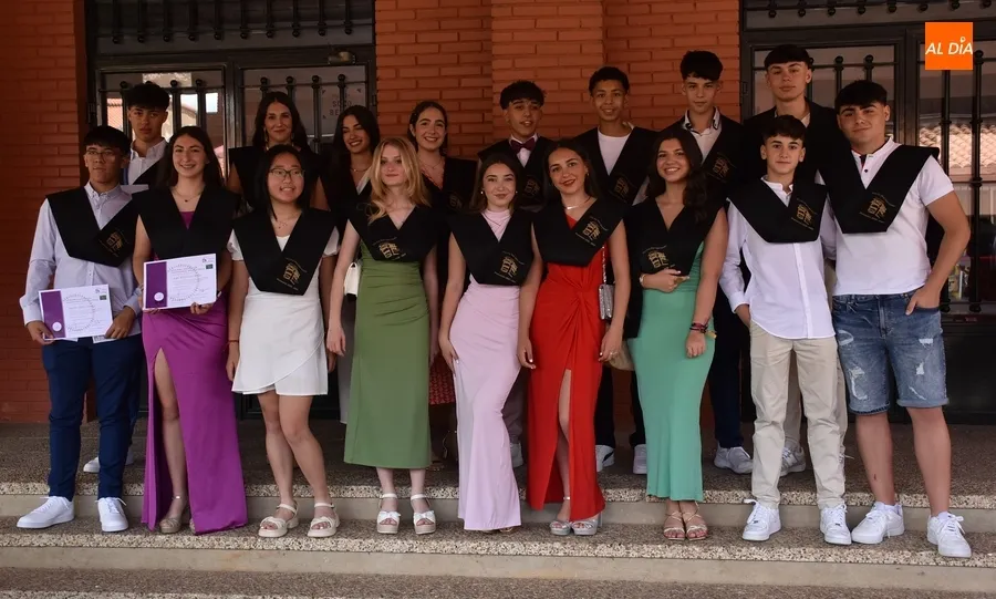 Foto 9 - El IES Fray Diego consolida la graduaci&oacute;n de los alumnos de 4&ordm; de la ESO y FP B&aacute;sica