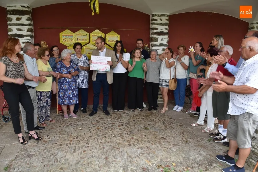 Foto 10 - Repartidos los premios del 4&ordm; Concurso Floral con un sentido recuerdo a Juan Pablo Mar&iacute;a Sastre