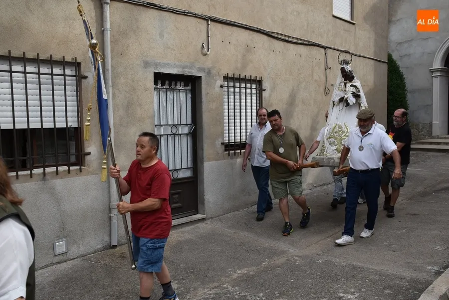 Foto 4 - Los devotos de la Virgen Morena inician su Romer&iacute;a esperando que el cielo sea ben&eacute;volo con ellos
