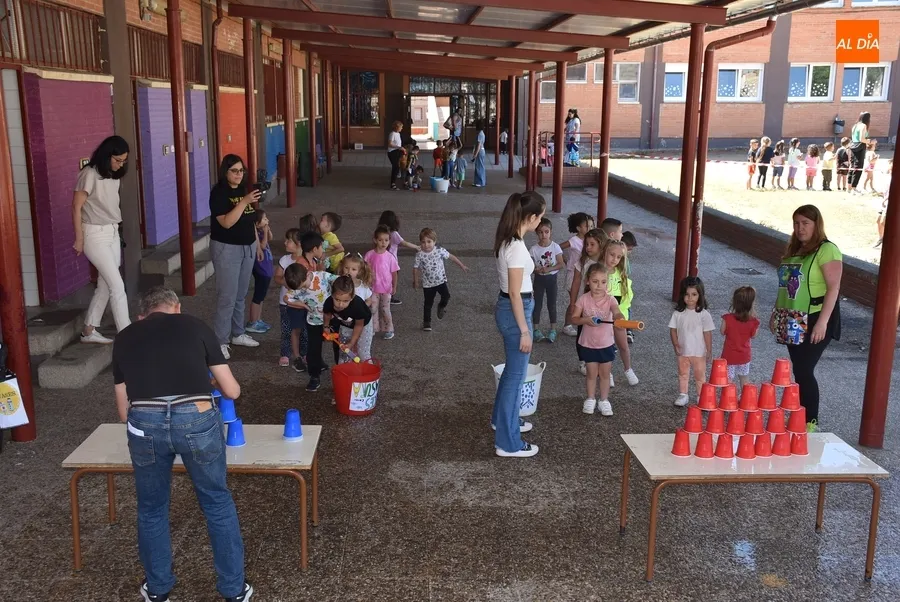 Foto 3 - El Colegio Mir&oacute;briga despide el curso con una gymkana con el agua como protagonista