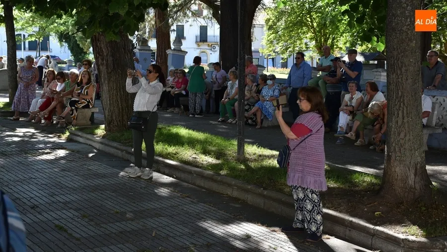 Foto 5 - Los alumnos de Acorde&oacute;n y M&uacute;sica de Ra&iacute;z le dan ritmo al arranque del finde desde Los Tilos