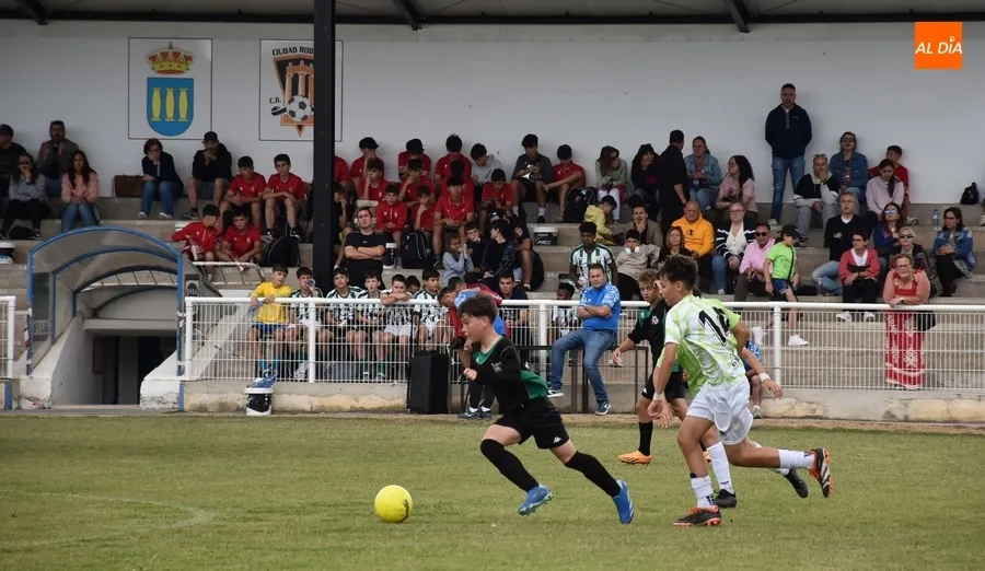 Foto 10 - El Victoria de Valladolid se adjudica el Torneo Infantil del Ciudad Rodrigo CF
