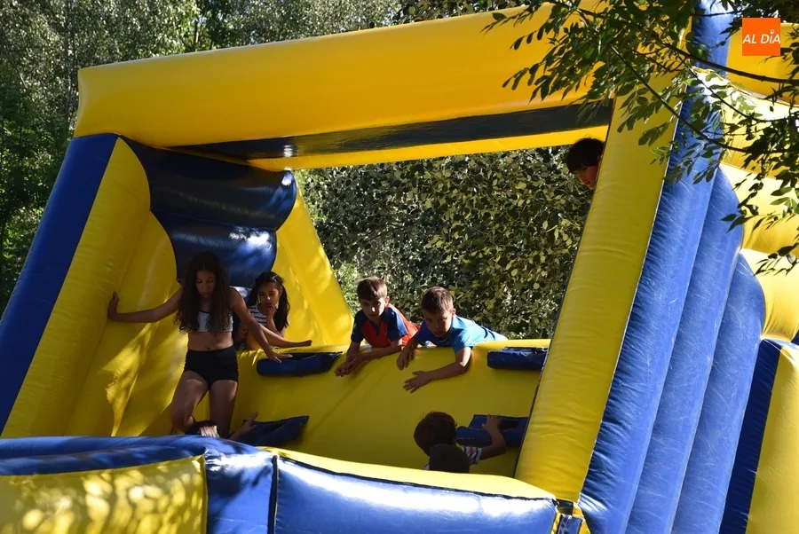 Foto 5 - La AMPA del Colegio Mir&oacute;briga disfruta de una jornada de confraternizaci&oacute;n a orillas del r&iacute;o