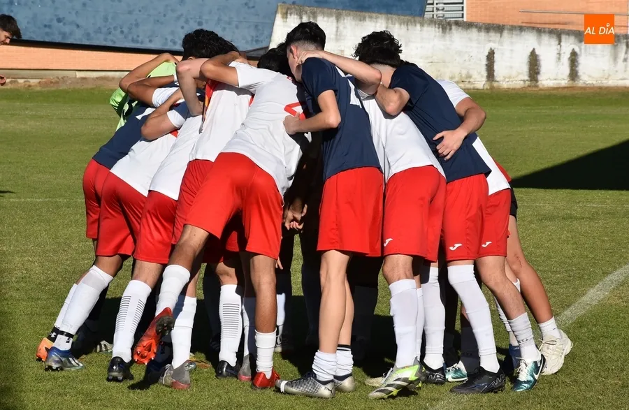 Foto 2 - El Salesianos se proclama campe&oacute;n del 3&ordm; Torneo Juvenil en homenaje a Miguel Gonz&aacute;lez Barbero