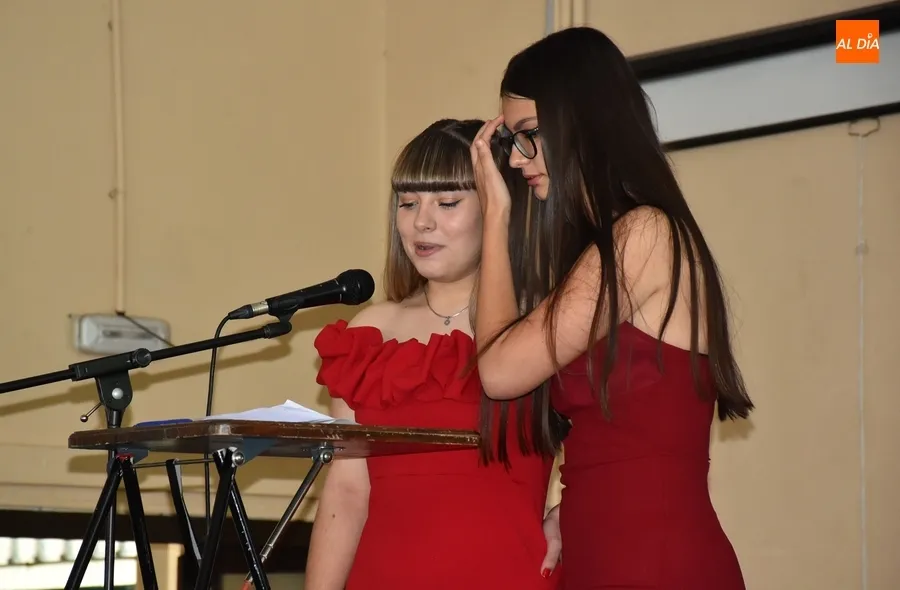 Foto 2 - El IES Tierra celebra por 1&ordf; vez la graduaci&oacute;n de sus alumnos de 4&ordm; de la ESO