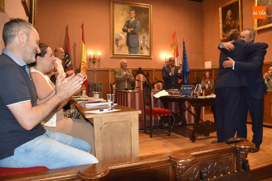 Foto 7 - El Pleno del Ayuntamiento da la bienvenida a Manuel Montejo