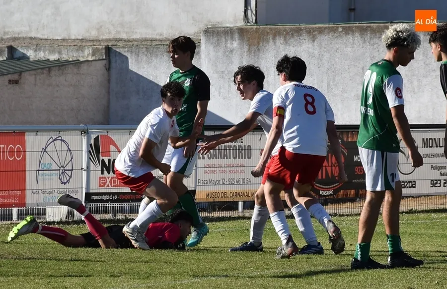 Foto 11 - El Salesianos se proclama campe&oacute;n del 3&ordm; Torneo Juvenil en homenaje a Miguel Gonz&aacute;lez Barbero