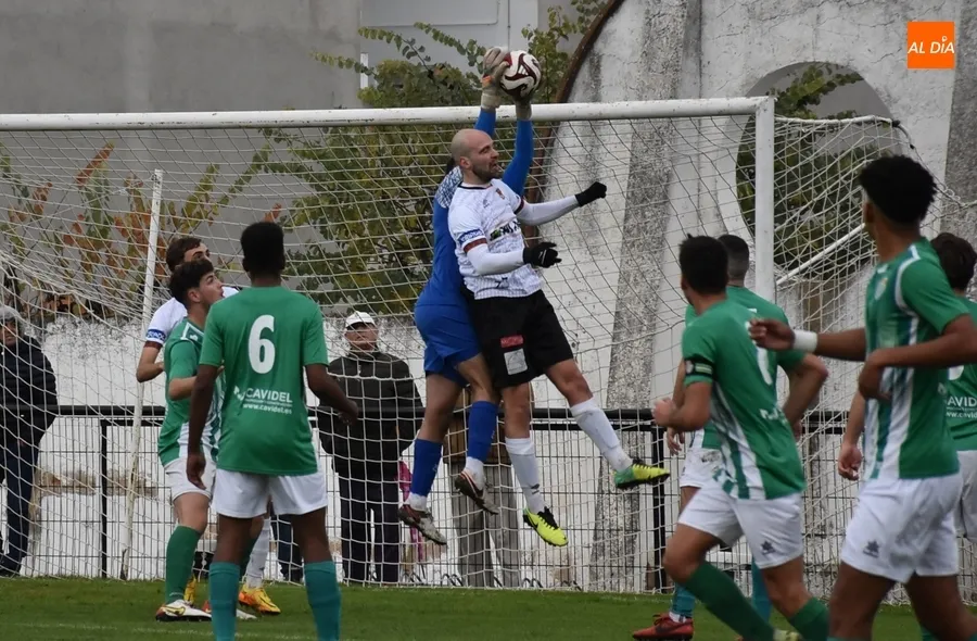 Foto 2 - El Ciudad Rodrigo ficha a un 3&ordm; jugador del Betis, el portero David Jim&eacute;nez