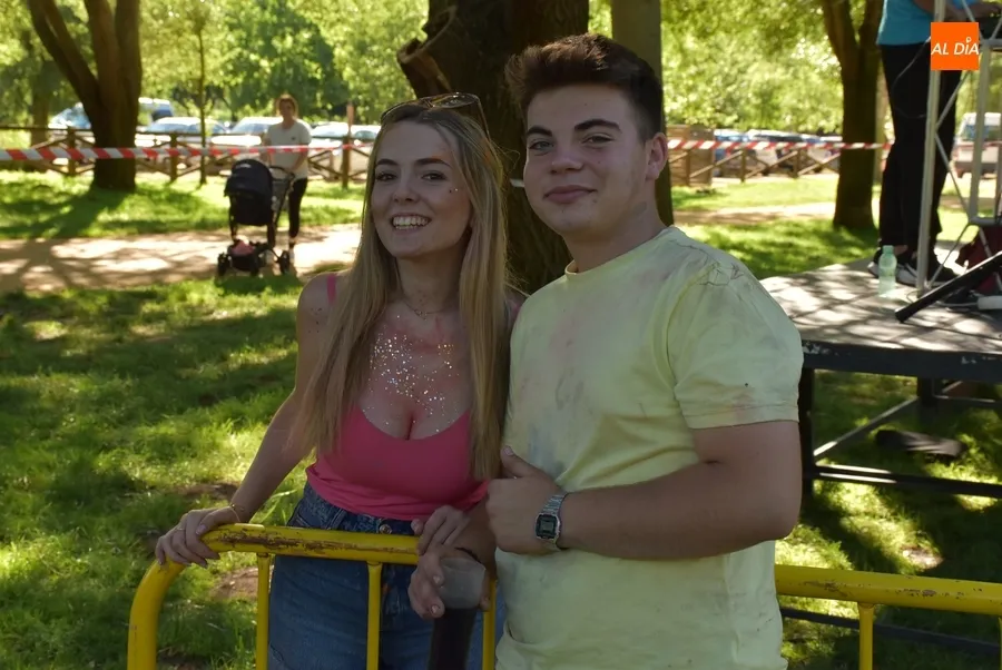 Foto 5 - Tarde de fiesta a orillas del r&iacute;o de la mano de la Concejal&iacute;a de Juventud