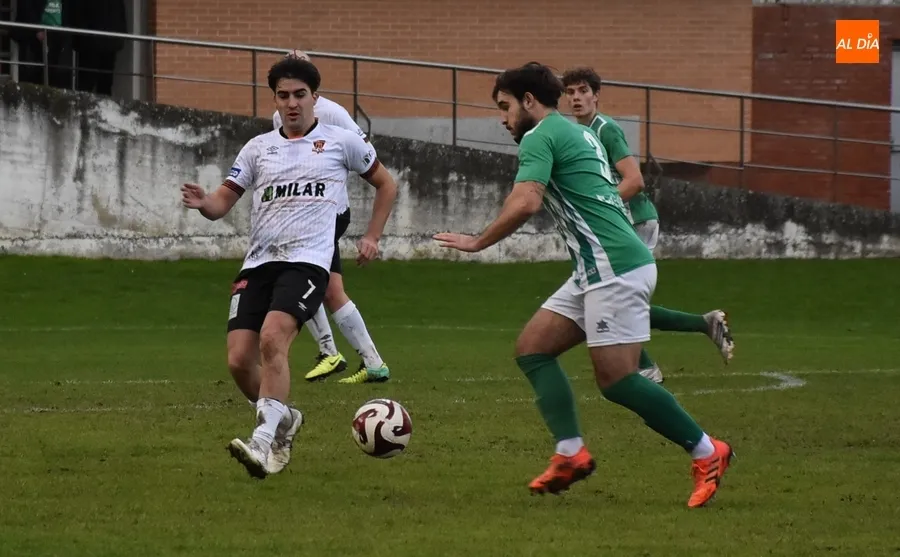 Foto 2 - &Aacute;lex P&eacute;rez, procedente tambi&eacute;n del Betis, 2&ordm; fichaje del Ciudad Rodrigo 24/25