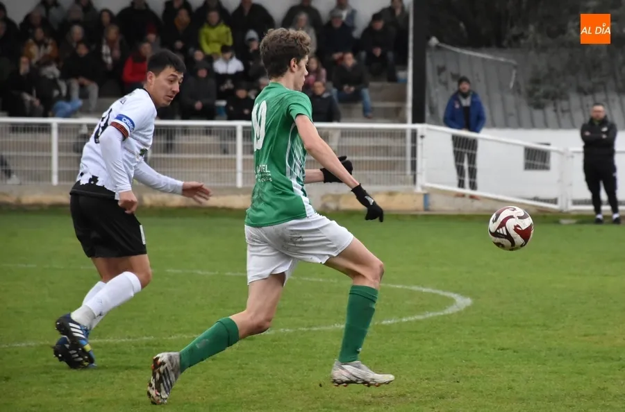 Foto 3 - El Ciudad Rodrigo desvela su 1&ordm; fichaje: Miguel Vel&aacute;zquez, 4&ordm; m&aacute;ximo goleador de Regional