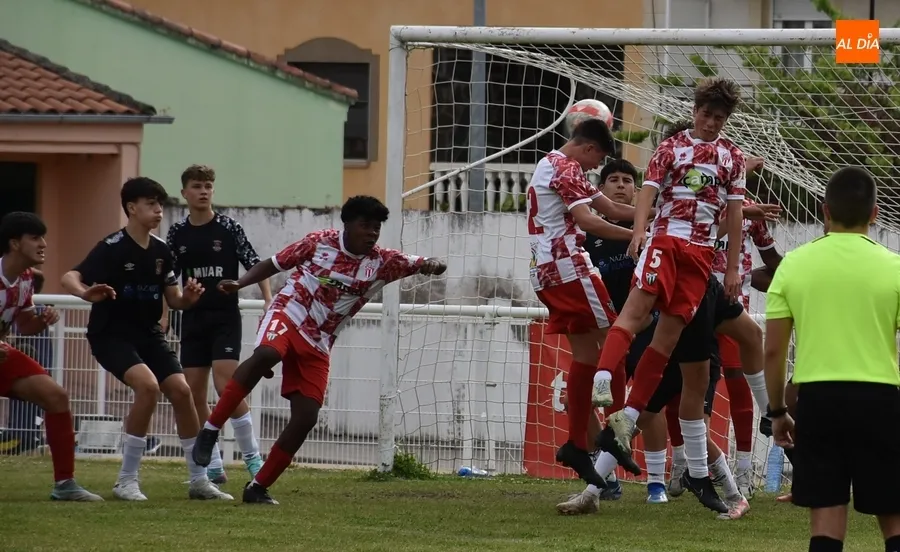 Foto 9 - Un solitario golazo del Guijuelo deja al Cadete del Ciudad Rodrigo sin su Torneo