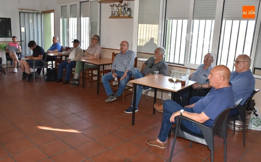 Foto 2 - El Ciudad Rodrigo, que trabaja en un filial Senior, fija los mismos precios que en la 21/22