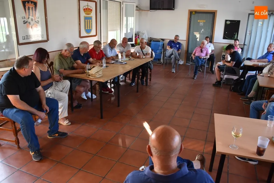 Foto 3 - El Ciudad Rodrigo, que trabaja en un filial Senior, fija los mismos precios que en la 21/22