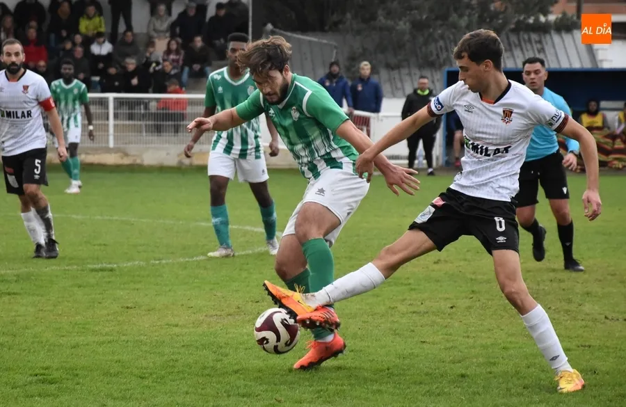 Foto 4 - &Aacute;lex P&eacute;rez, procedente tambi&eacute;n del Betis, 2&ordm; fichaje del Ciudad Rodrigo 24/25