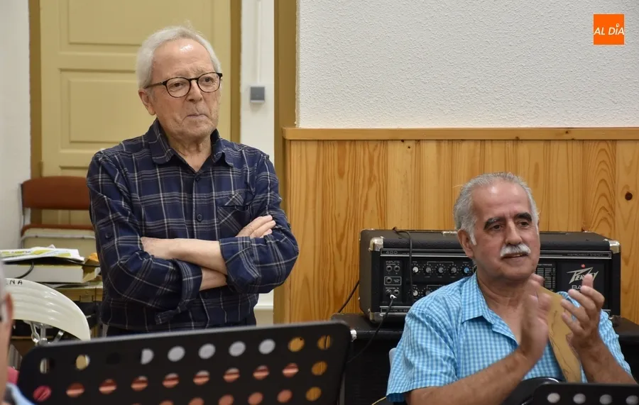 Foto 5 - La Banda de M&uacute;sica homenajea por sorpresa a uno de sus hist&oacute;ricos, Juli&aacute;n Benito