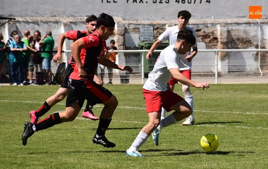 Foto 10 - En marcha el 3&ordm; Torneo Juvenil en homenaje a Miguel Gonz&aacute;lez Barbero