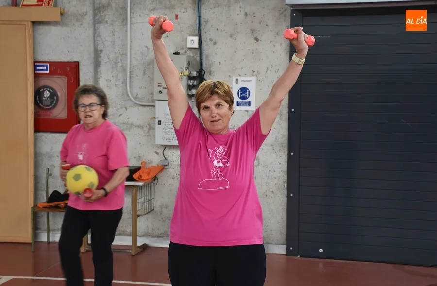 Foto 2 - El taller de gimnasia de Amanecer toca a su fin por este curso