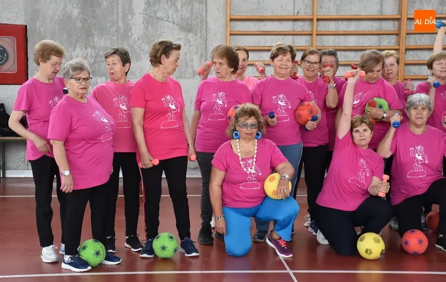 Foto 3 - El taller de gimnasia de Amanecer toca a su fin por este curso