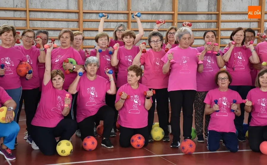 Foto 4 - El taller de gimnasia de Amanecer toca a su fin por este curso
