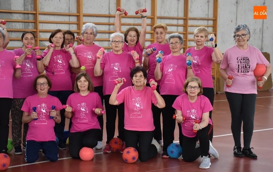 Foto 5 - El taller de gimnasia de Amanecer toca a su fin por este curso