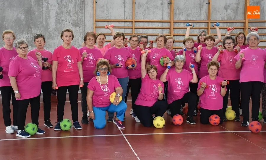Foto 8 - El taller de gimnasia de Amanecer toca a su fin por este curso