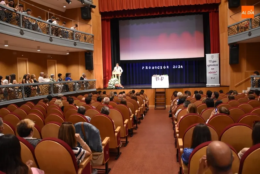 Foto 5 - Misioneras-Santa Teresa grad&uacute;a a su generaci&oacute;n m&aacute;s amplia de 4&ordm; de la ESO